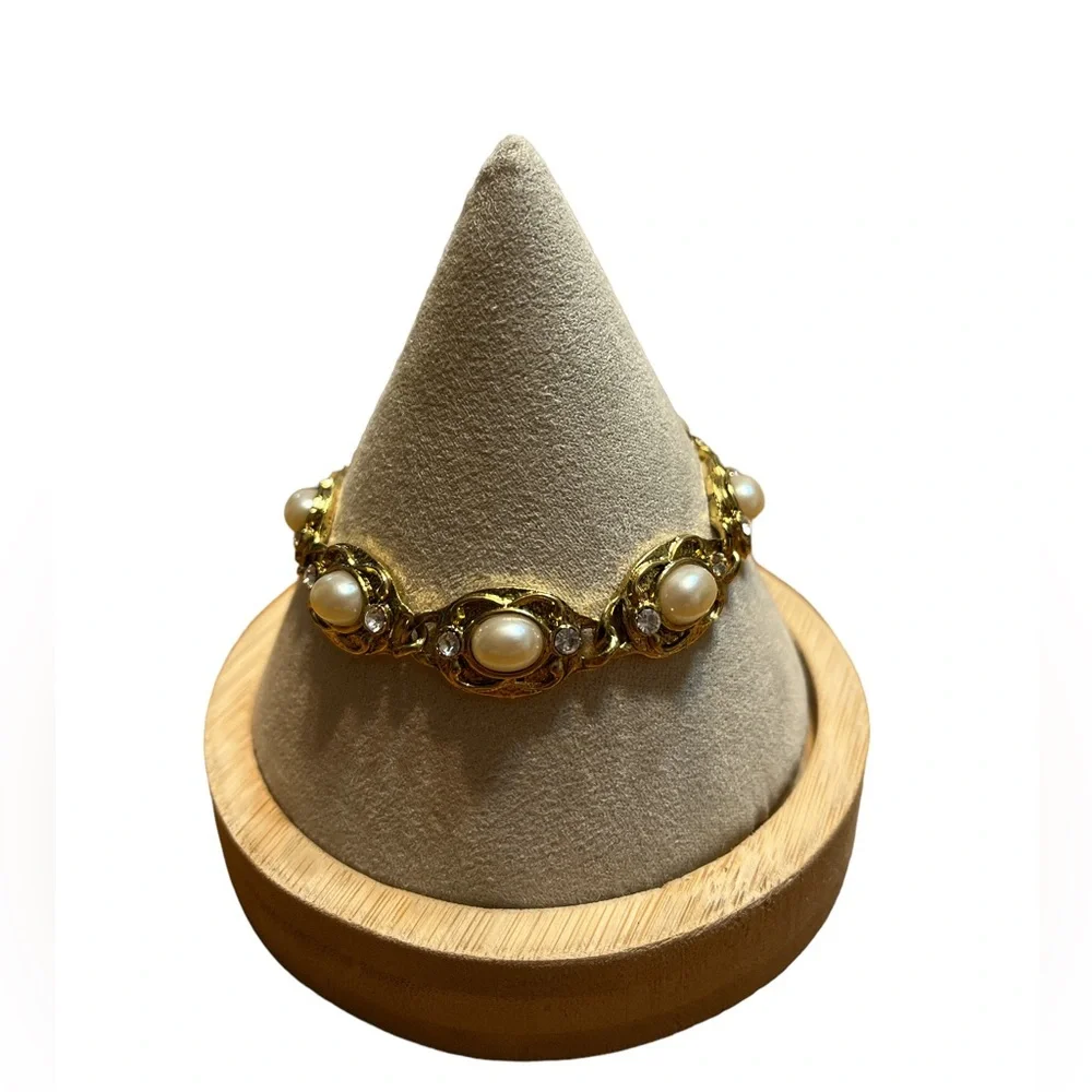 ✨ 3/$15 Gold Tone Pearl Rhinestone Bracelet